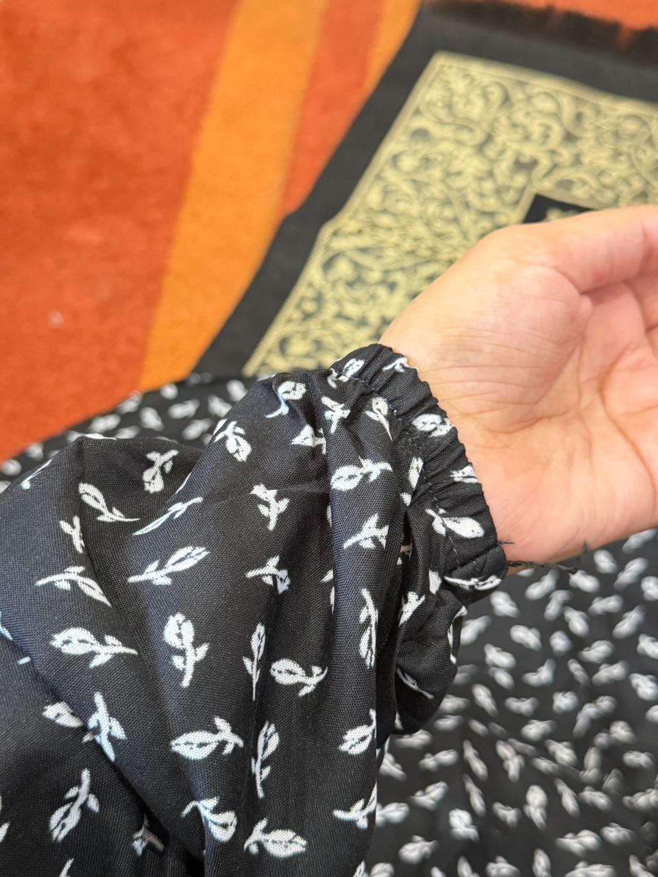 Black & White Floral Namaz Chaadar