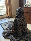 Black kids namaz chaadar with golden print elastic chin and sleeves modest prayer dress for girls
