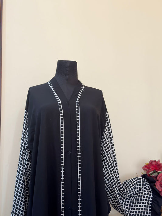 Black front open abbaya with checkered sleeves