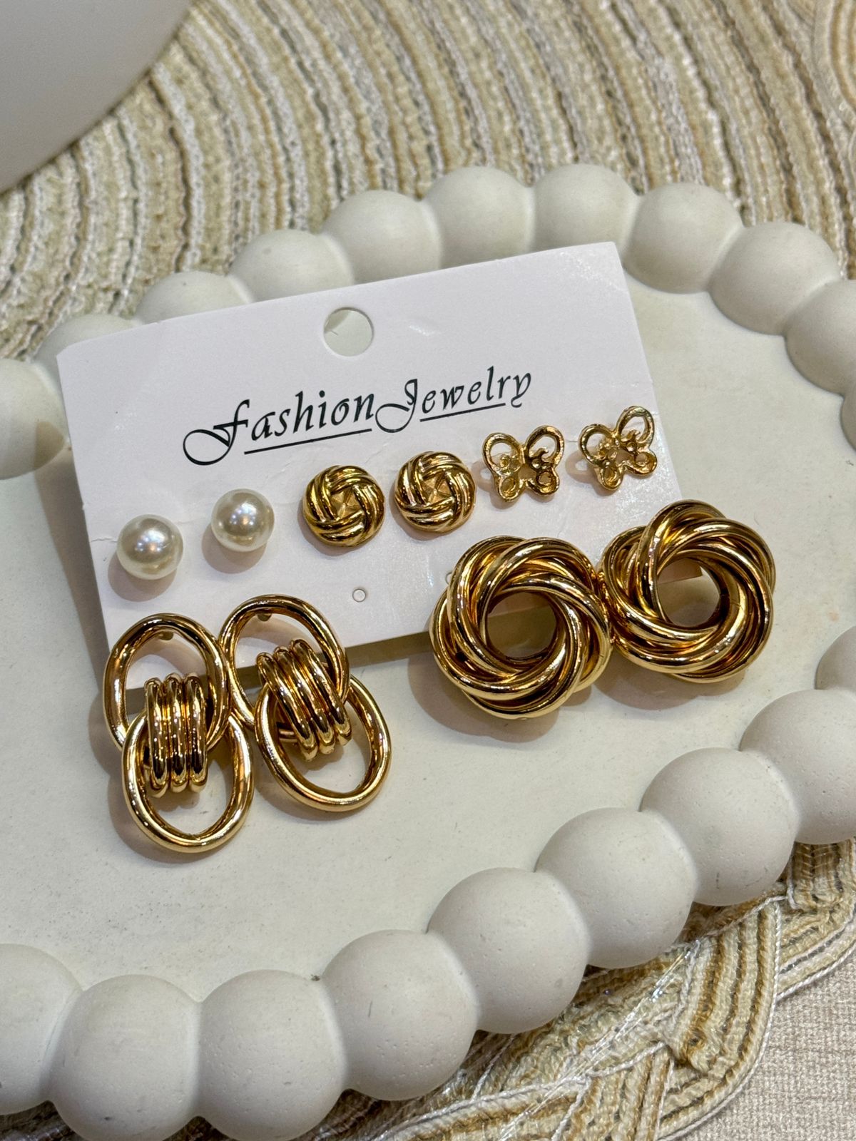 Set of 5 vintage earrings