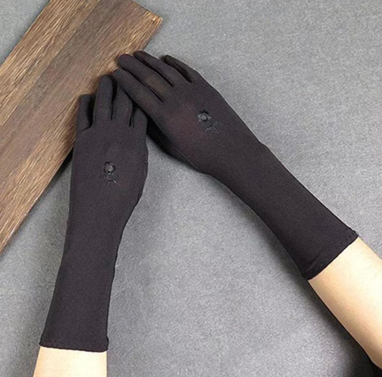 Ladies Hand Gloves
