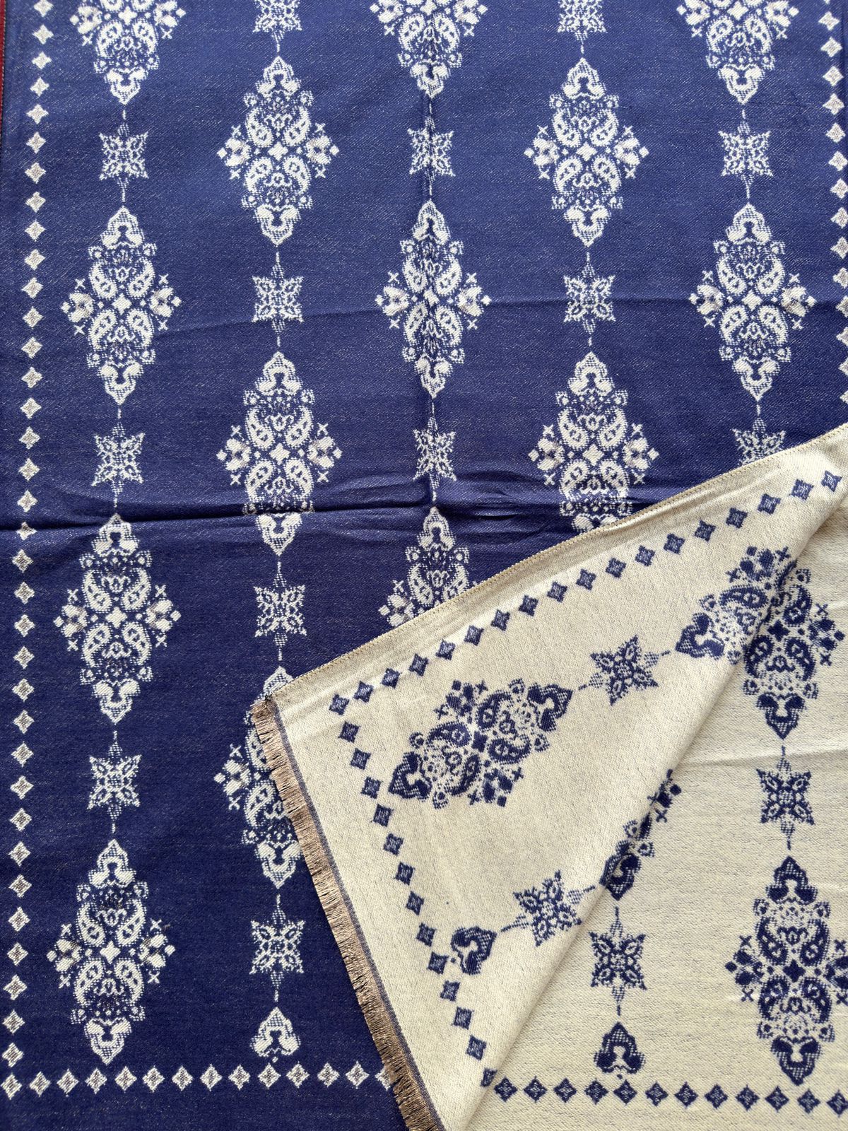 Reversible Woolen Jamawar Wrap