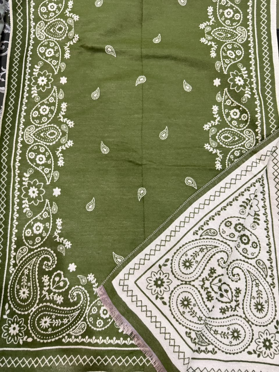 Olive Green & Ivory Paisley Reversible Woolen Wrap