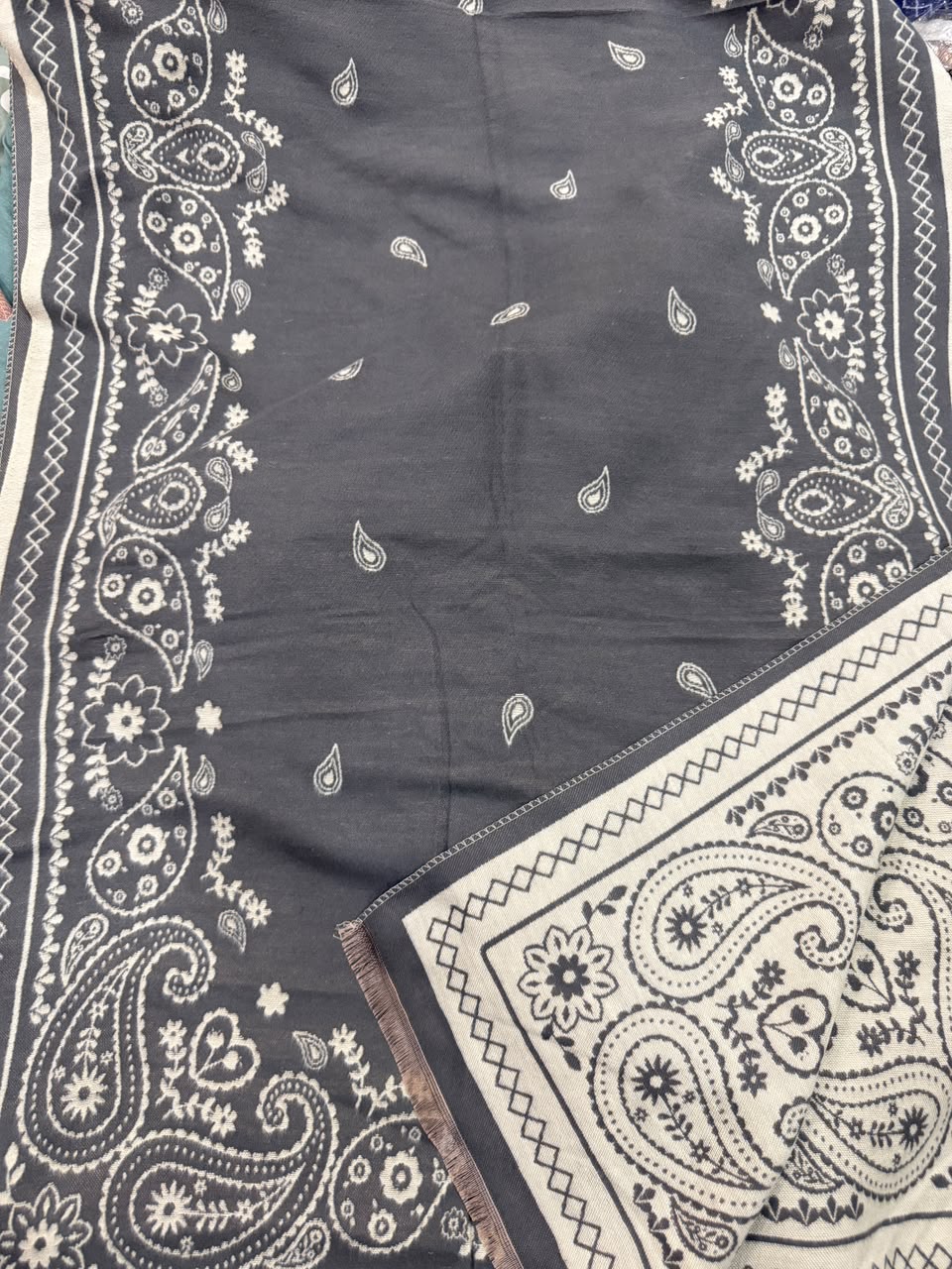 Slate Grey & Ivory Paisley Reversible Woolen Wrap
